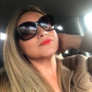 Meet your Posher, Angelica